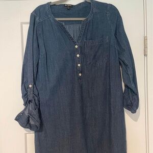 Women’s Express denim dress size M smoke & pet free home no rips stains tears